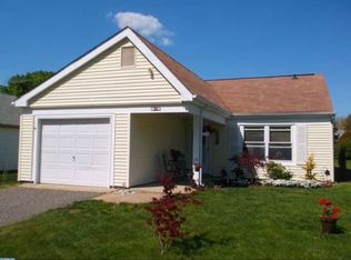 32 New Castle Dr, Southampton, NJ