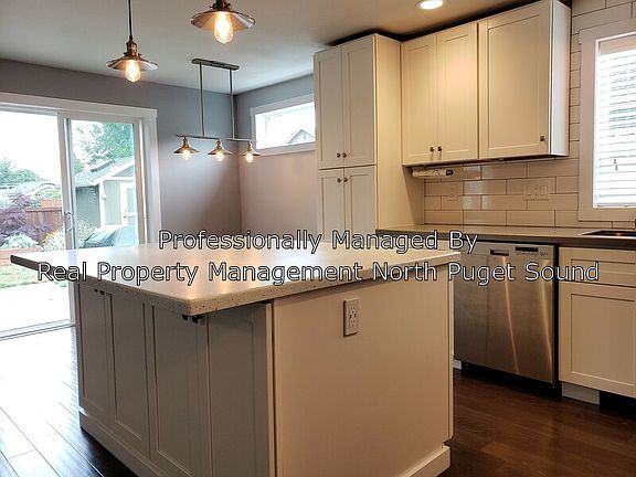 5th image of 7813 29th Pl NE