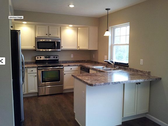 3rd image of 1808 N Creek Cir