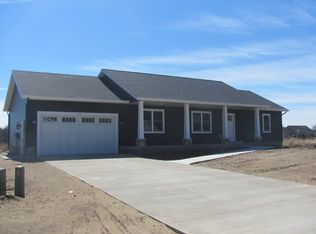 3145 Danglwood Ct, Muskegon, MI 49444