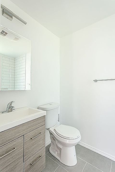 2nd image of 139 E Clifton Ave #405
