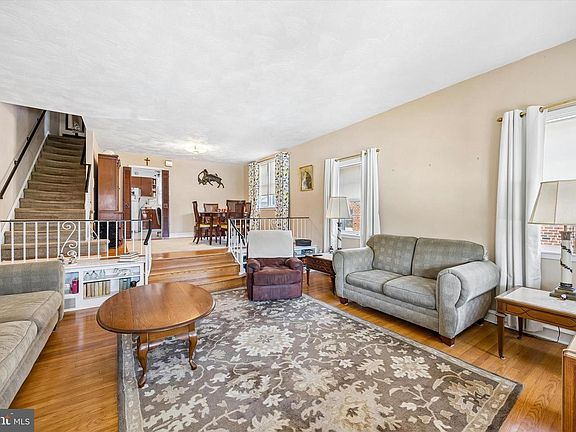 5th image of 410 E Eagle Rd