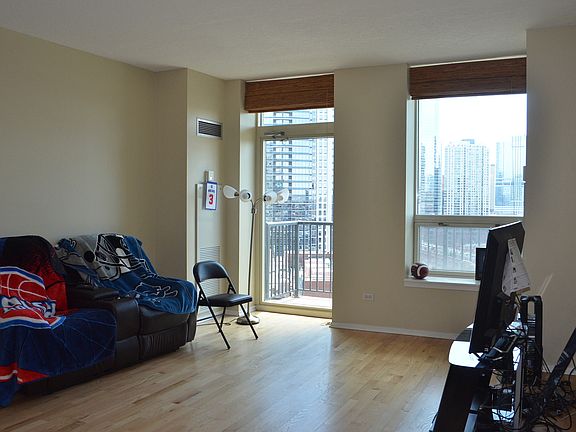 2nd image of 600 N Kingsbury St APT 1512