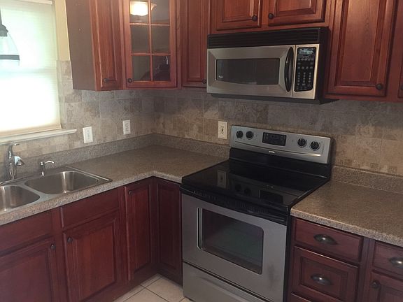 3rd image of 132 Morris Dr