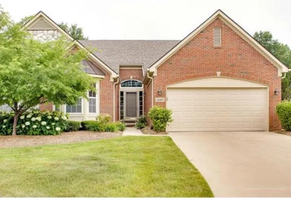 3845 Arbor Dr #85-1, Auburn Hills, MI 48326