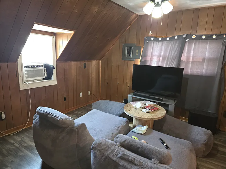 330 W Coler St #B — Photo 8