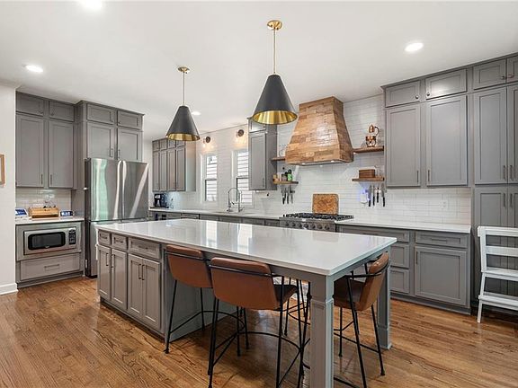 3rd image of 1826 Harper Rd NW