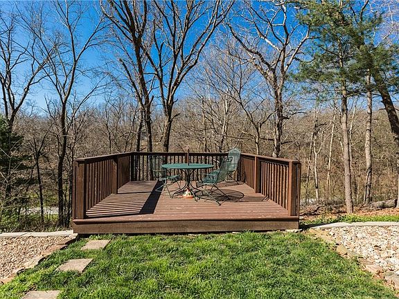4th image of 32 Knighton Dr