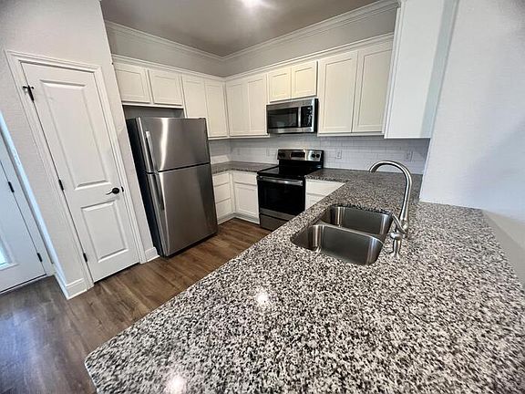 5th image of 10335 W Lynwood Ave #102