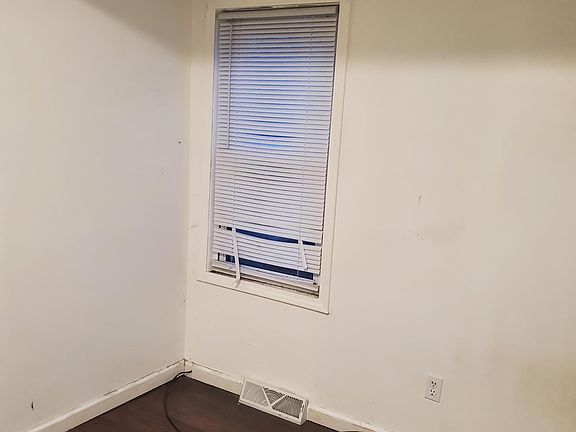 4th image of 735 Hollister St