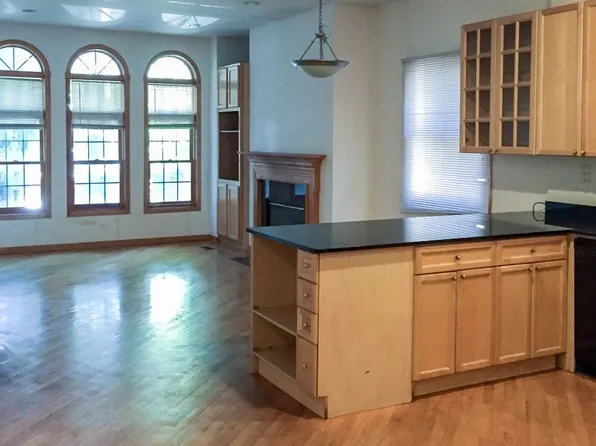 2735 N Wayne Ave #1, Chicago, IL 60614