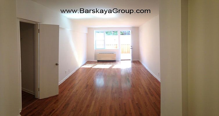 1st image of 3443 Crescent St APT 2R