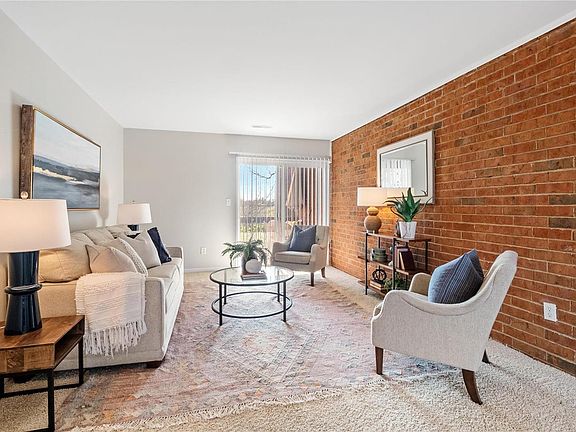 4th image of 2020 Greenglen Dr APT 203