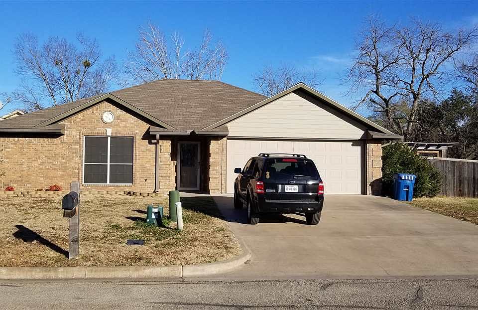 1st image of 101 Oakwood Dr
