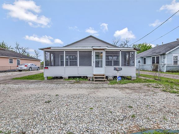 5th image of 4726 Carmen St