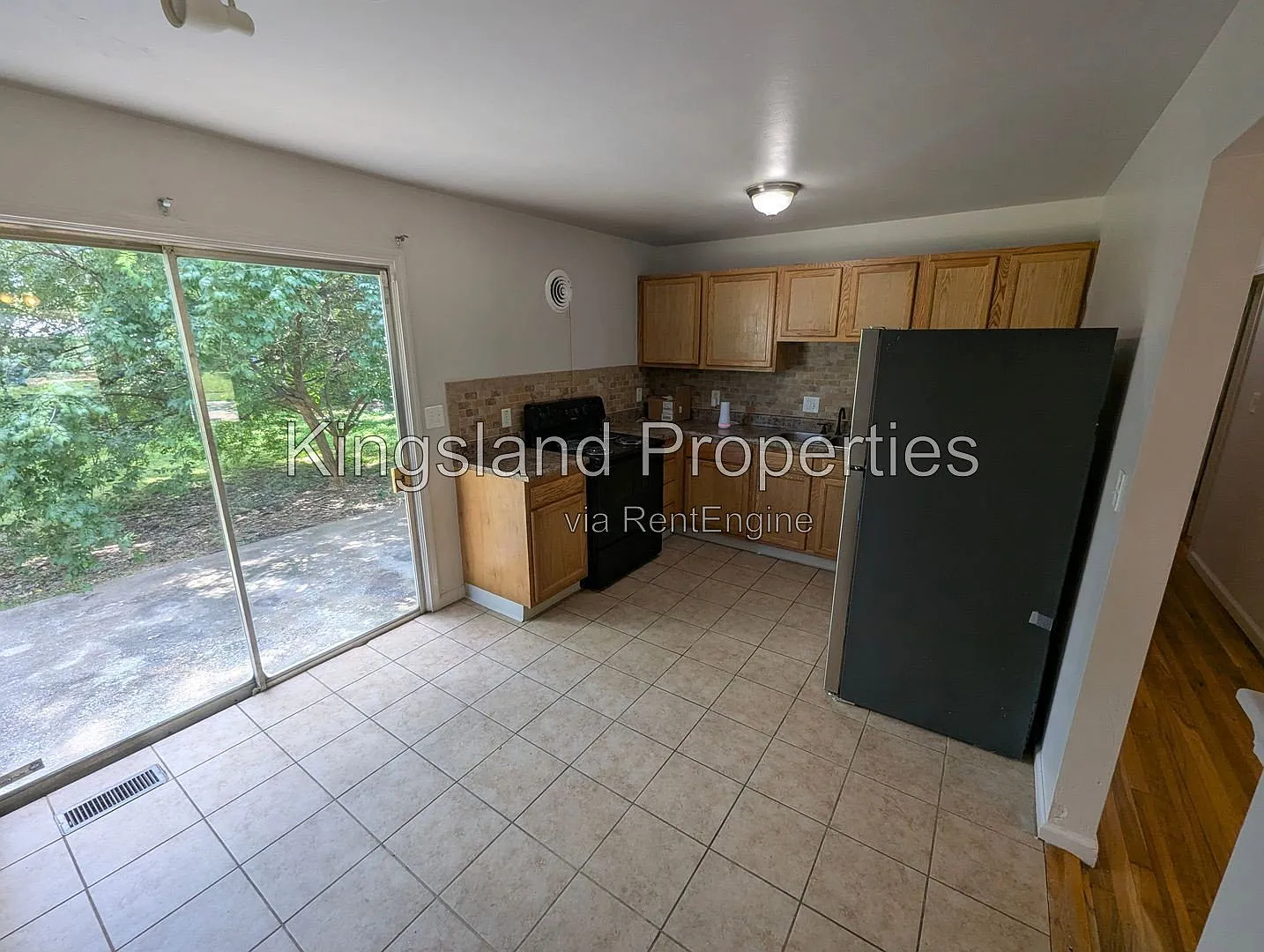 3 bed, 1.0 bath, 960 sqft, $1,500 — Photo 4