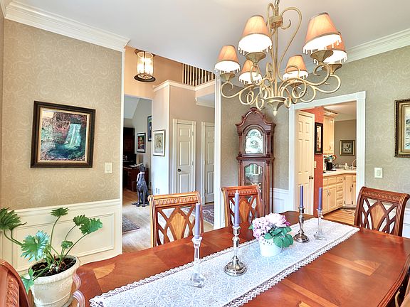 4th image of 292 Riverford Way