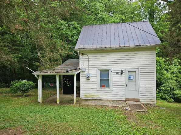 128 Brooke St, Brookneal, VA 24528