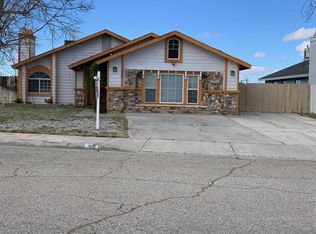 835 E Jackman St, Lancaster, CA 93535