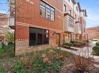 1026 Alexander Ln, Oak Park, IL