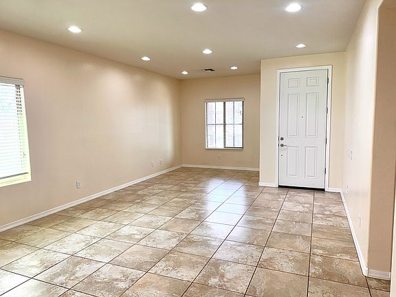 3rd image of 3103 E Chisum Ln