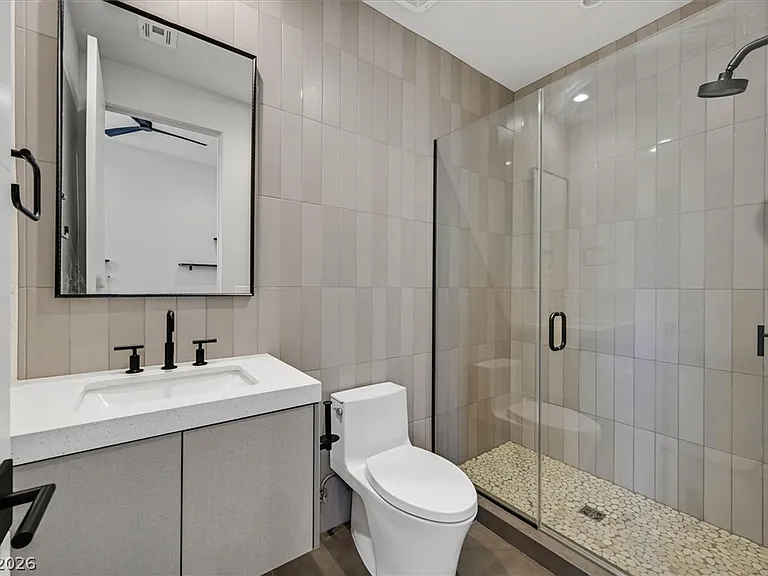 692 Scenic Cliff Dr — Photo 45