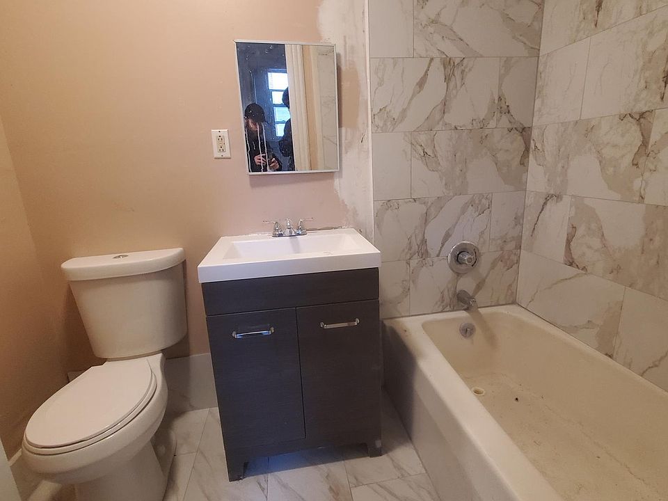 2nd image of 105 West St #1W