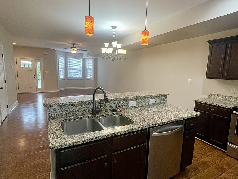126 Capital St — Photo 3