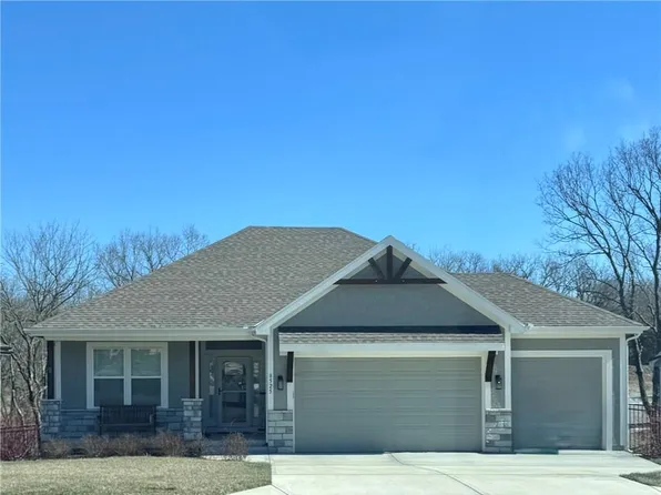 8525 Primrose St, De Soto, KS 66018