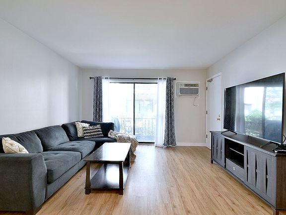 3rd image of 2147 N Harlem Ave Front 116
