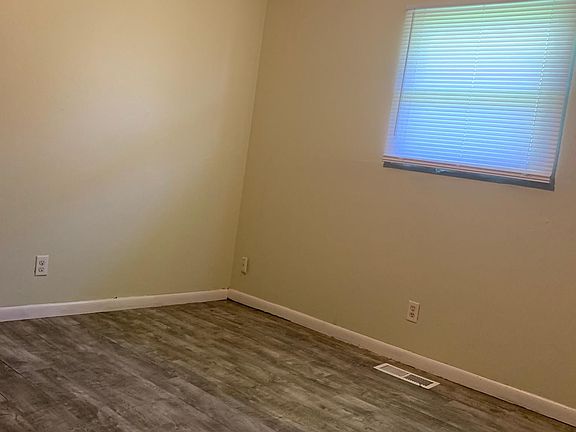 4th image of 429 E Moneta Ave APT B