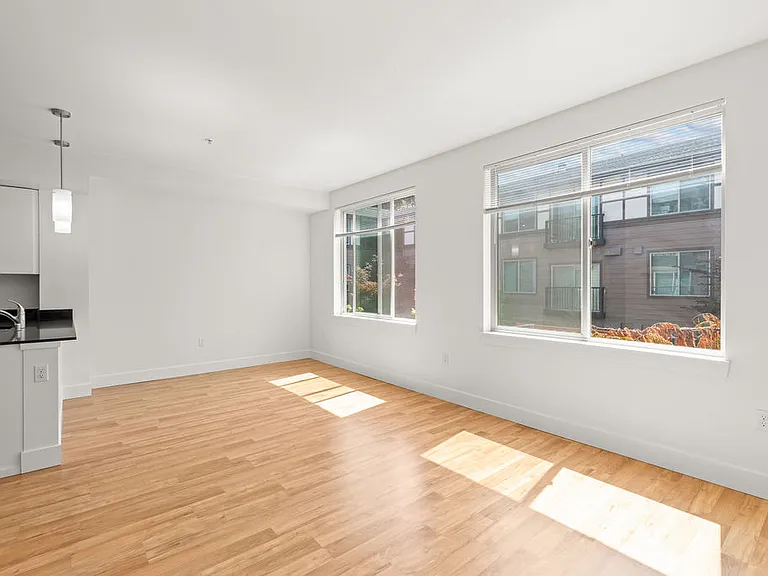 Six Oaks — Photo 46