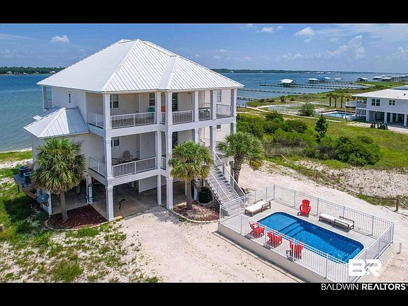 3rd image of 2424 W Beach Blvd