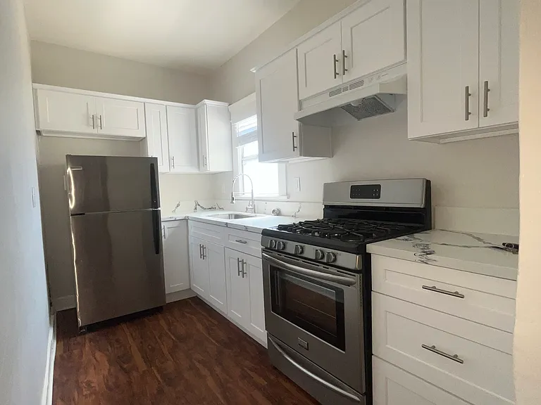 915 Cherry Ave #209 — Photo 12