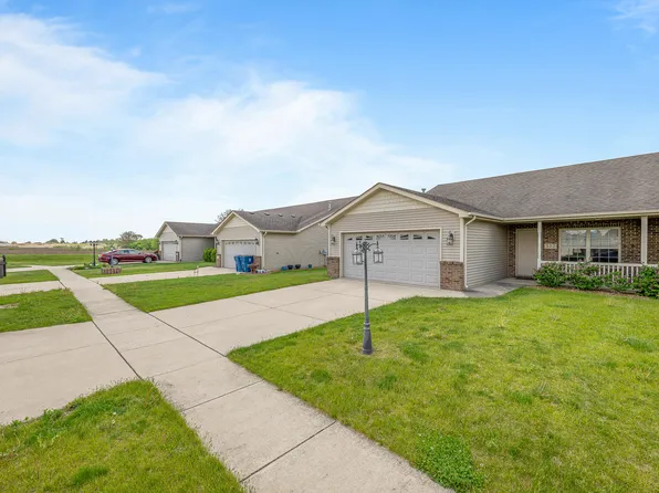 322 Lynnes Way, Lowell, IN 46356