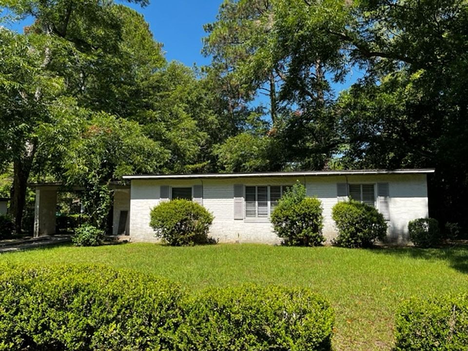 1st image of 2320 Diana Dr