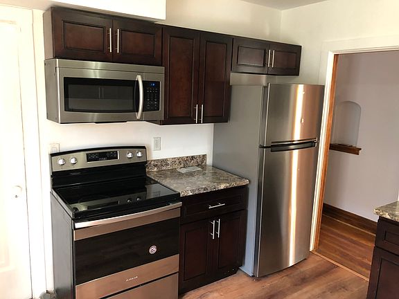 3rd image of 1331 N Ash St #1