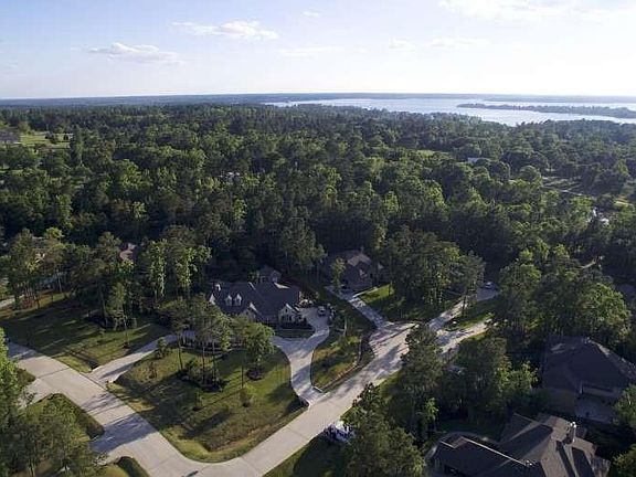 3rd image of 9558 Longmire Oaks Dr