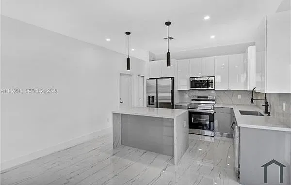 5043 Benton St — Photo 5