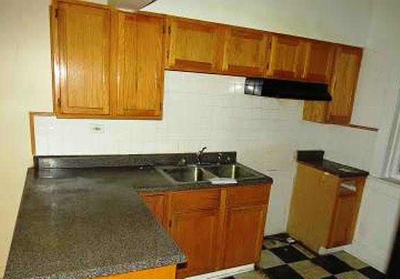 5th image of 7038 S Clyde Ave