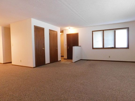4th image of 753 Tulip Ln