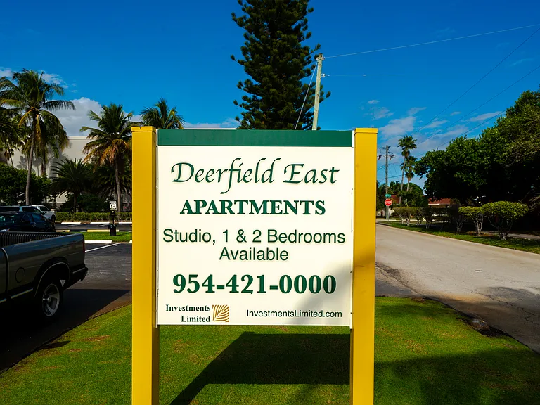 Deerfield East — Photo 31