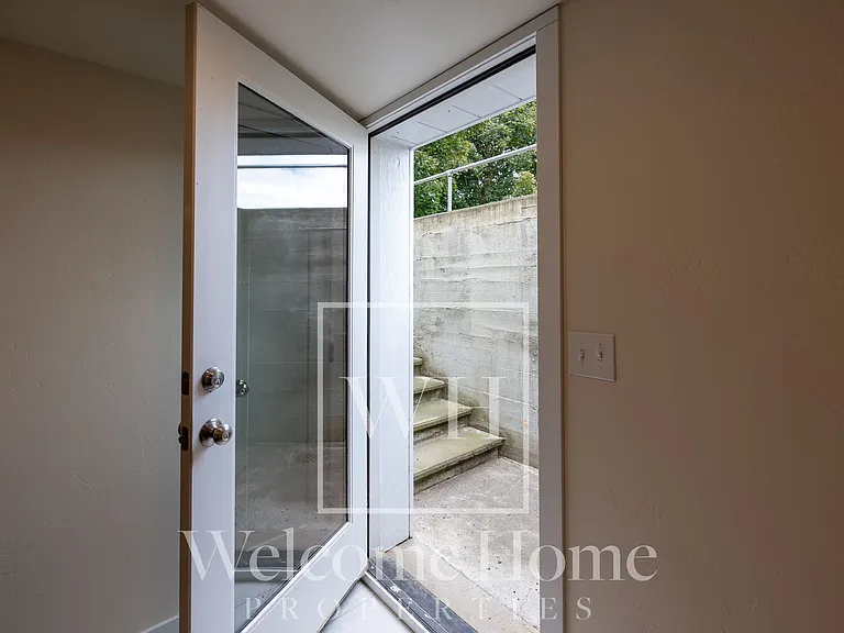 521 Ankeny St — Photo 30