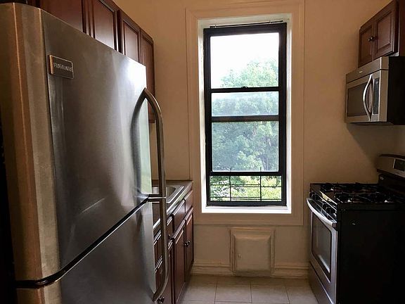 2nd image of 1291 Eastern Pkwy APT C2