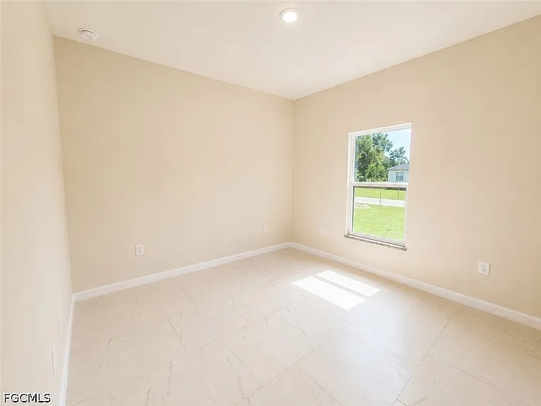 2617 Queen Dr — Photo 6