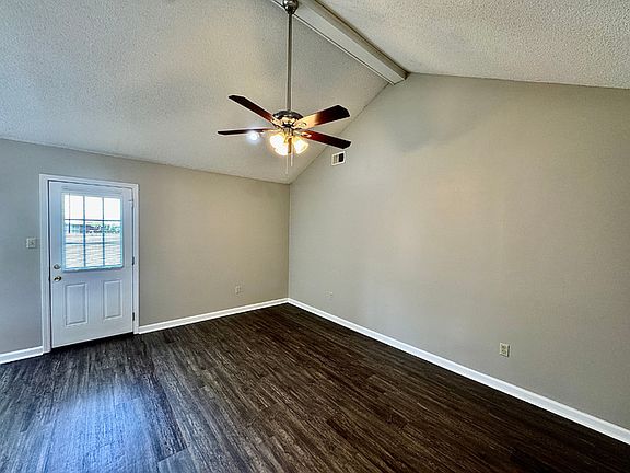 3rd image of 10196 Curtis Dr
