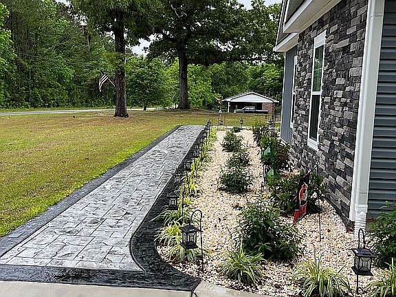 5th image of 913 Wetherington Landing Rd