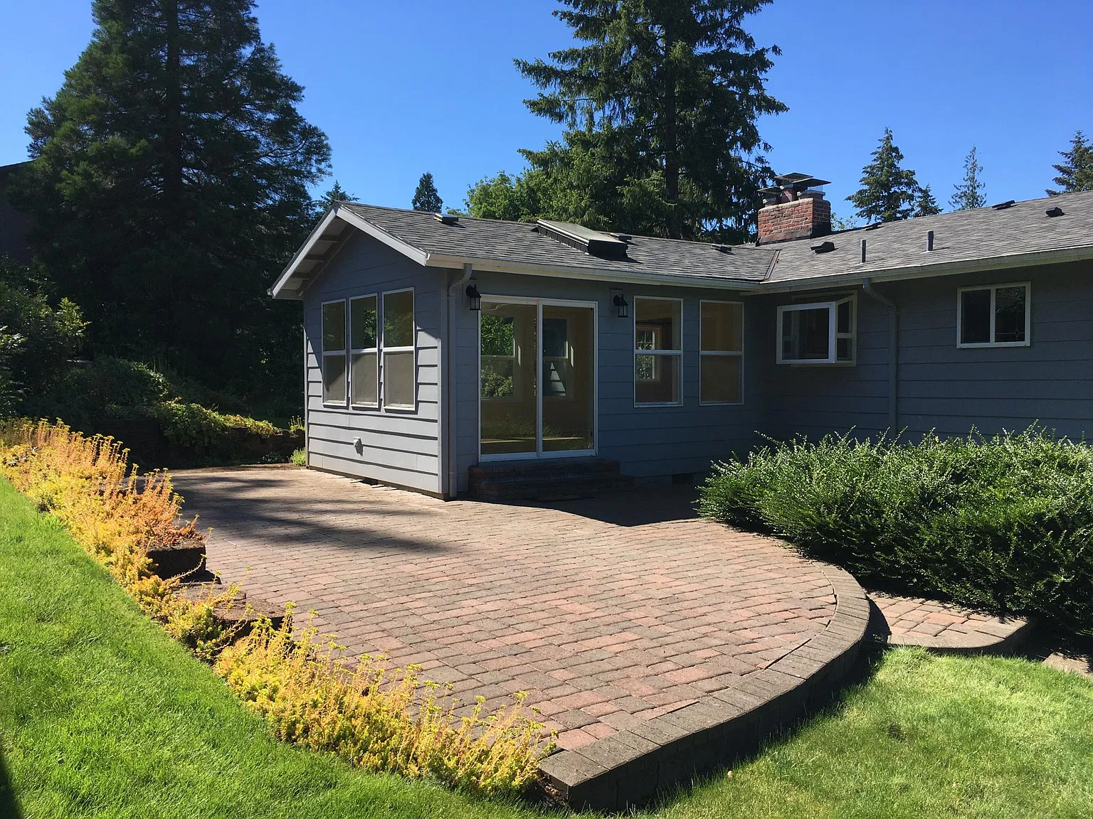4 bed, 2772 sqft, $2,850 — Photo 4