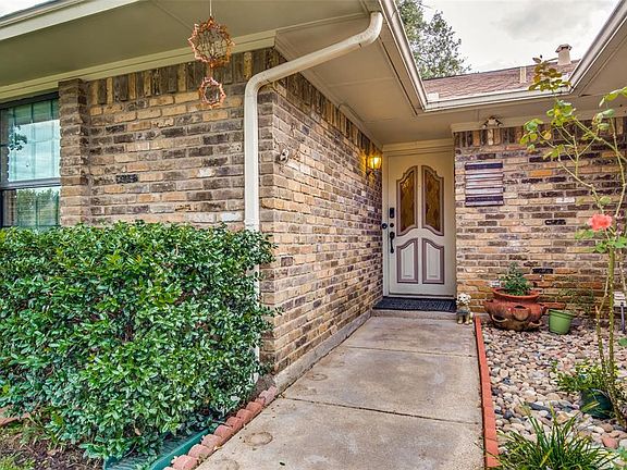 4th image of 301 Post Oak Dr