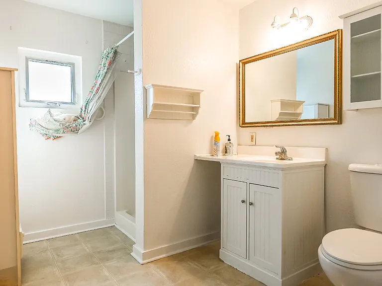 2622 W Summit Ave — Photo 24